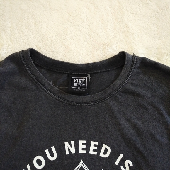 Riot Queen👑 "All You Need Is Love"❤️ Graphic Tee - Picture 5 of 7